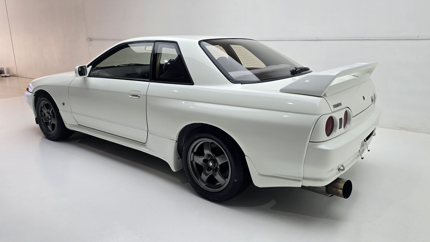 Nissan Skyline R32 GT-R in white pearl, rear three-quarter